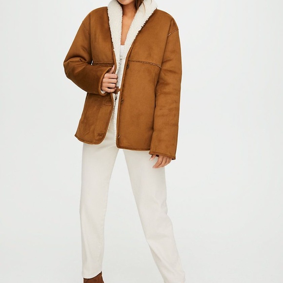 SOLD Aritzia Deanna Sherpa Jacket - Picture 3 of 4